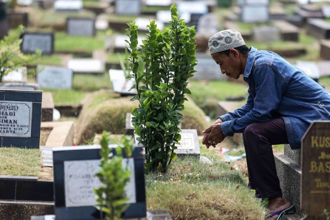 Ziarah Kubur Saat Hari Raya Idul Fitri